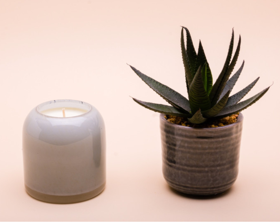 Grey Hug Candle